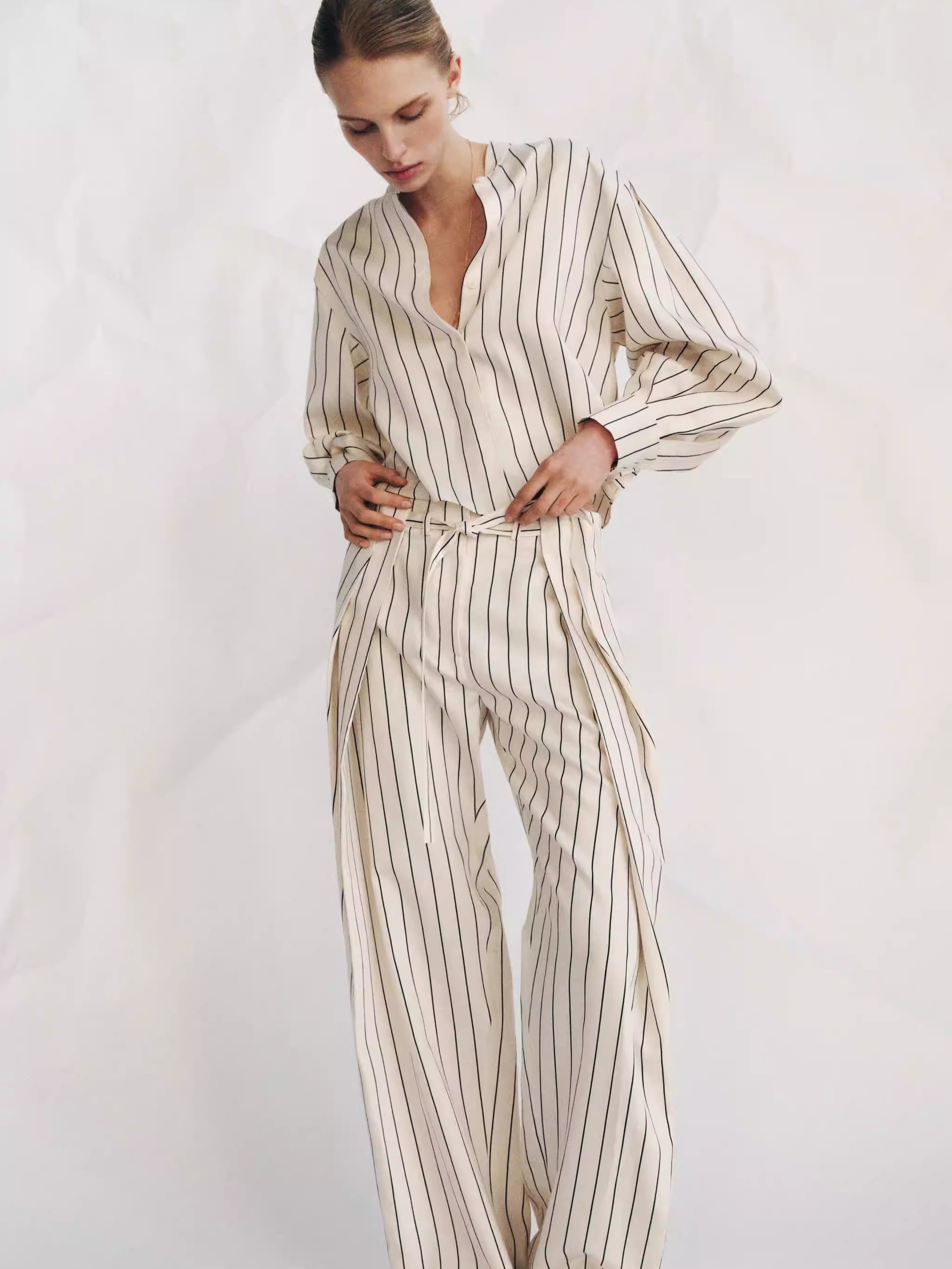 New Ethnic Fashion - Frühlings-Neuheit: Damen-Bluse mit Puffärmeln, Ethnisches Bühnenkostüm,
