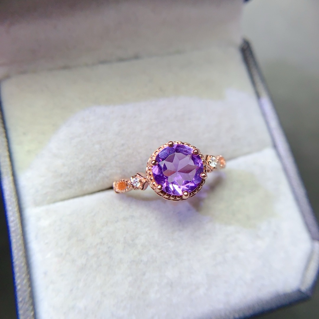 Ethnic Wear Fashion Designer - Schillernder natürlicher Amethyst-Ring-Set aus 925er Silber.